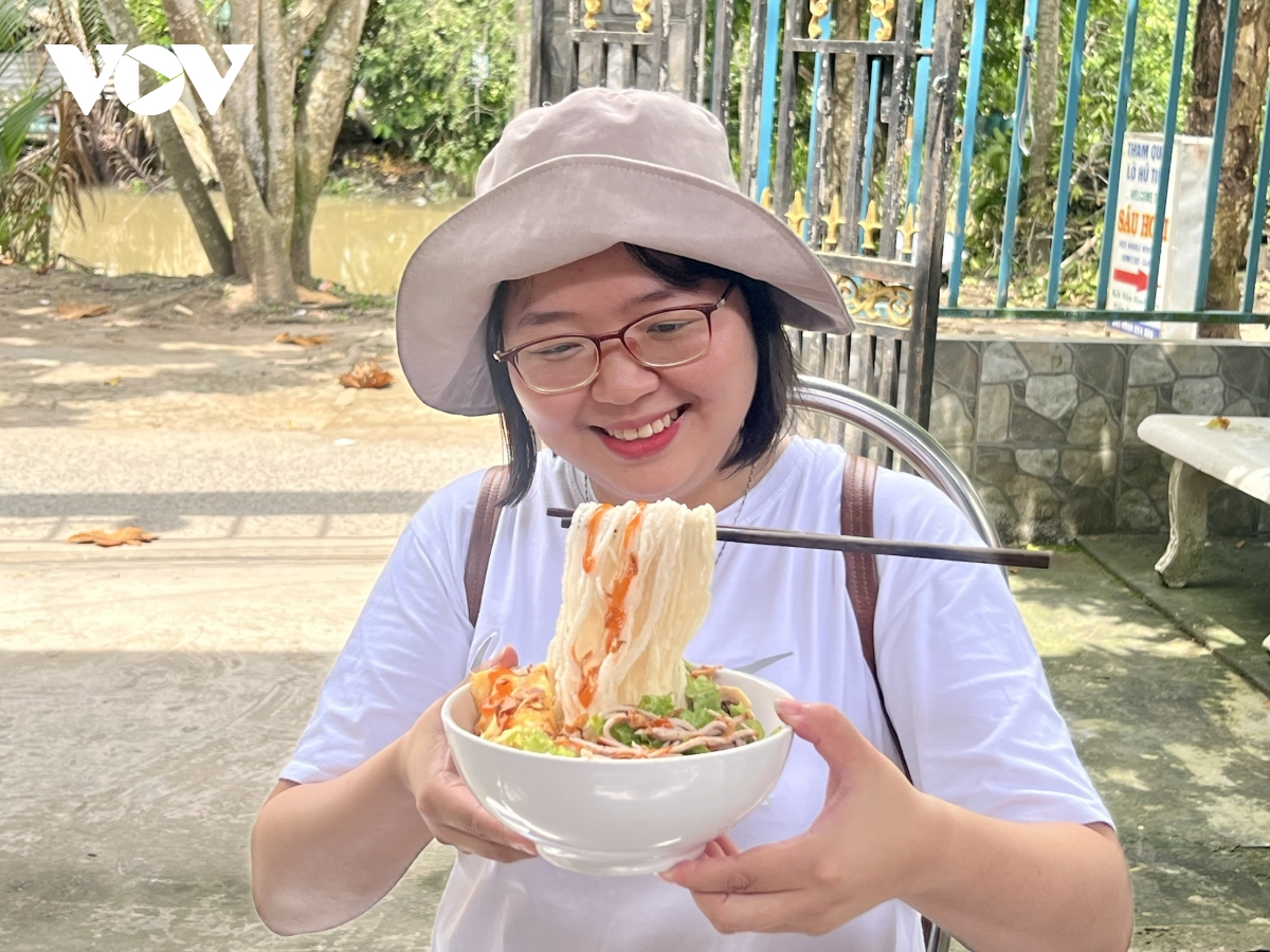 ve can tho thuong thuc pizza hu tieu co mot khong hai hinh anh 4