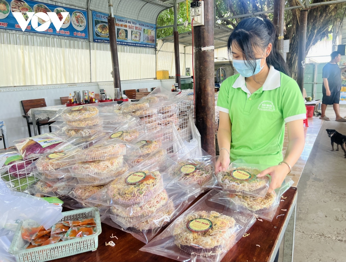 ve can tho thuong thuc pizza hu tieu co mot khong hai hinh anh 3
