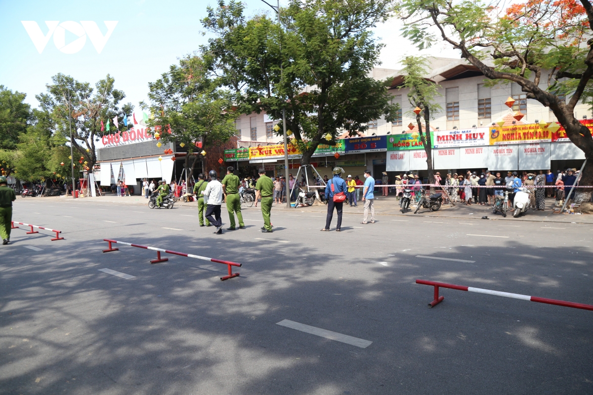 vang bi cuop nem mac canh cay, tren via he o hue ai nhat phai tra lai hinh anh 1