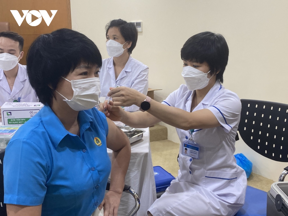 tiem nhac lai vaccine covid-19 xuat hien tam ly chu quan, lo la hinh anh 5