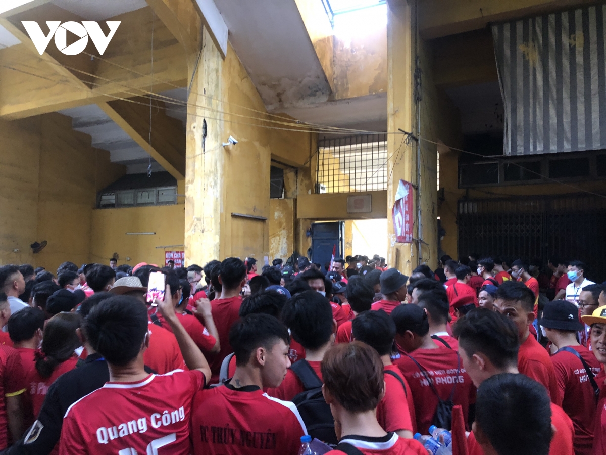 trUc tiEp ha noi fc 2 - 1 hai phong phan cong than toc hinh anh 6