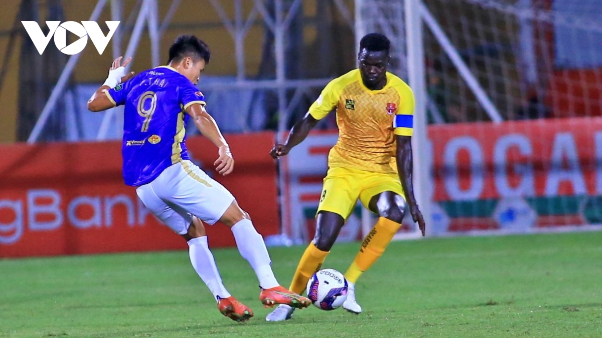 trUc tiEp ha noi fc 2 - 1 hai phong phan cong than toc hinh anh 5