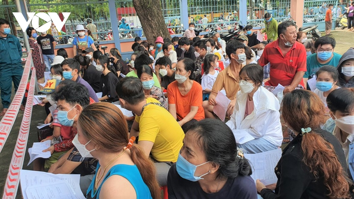 nguoi dan binh duong di tiem vaccine phong covid-19 tang dot bien hinh anh 1