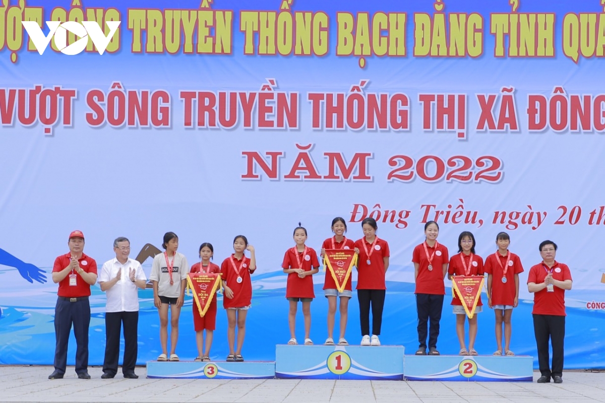 ron rang hoi boi vuot song truyen thong bach Dang 2022 hinh anh 2