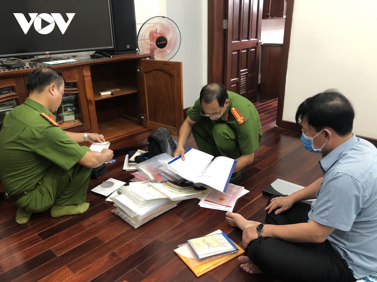 giam doc cdc ca mau bi bat lien quan dau thau cua viet A hinh anh 2