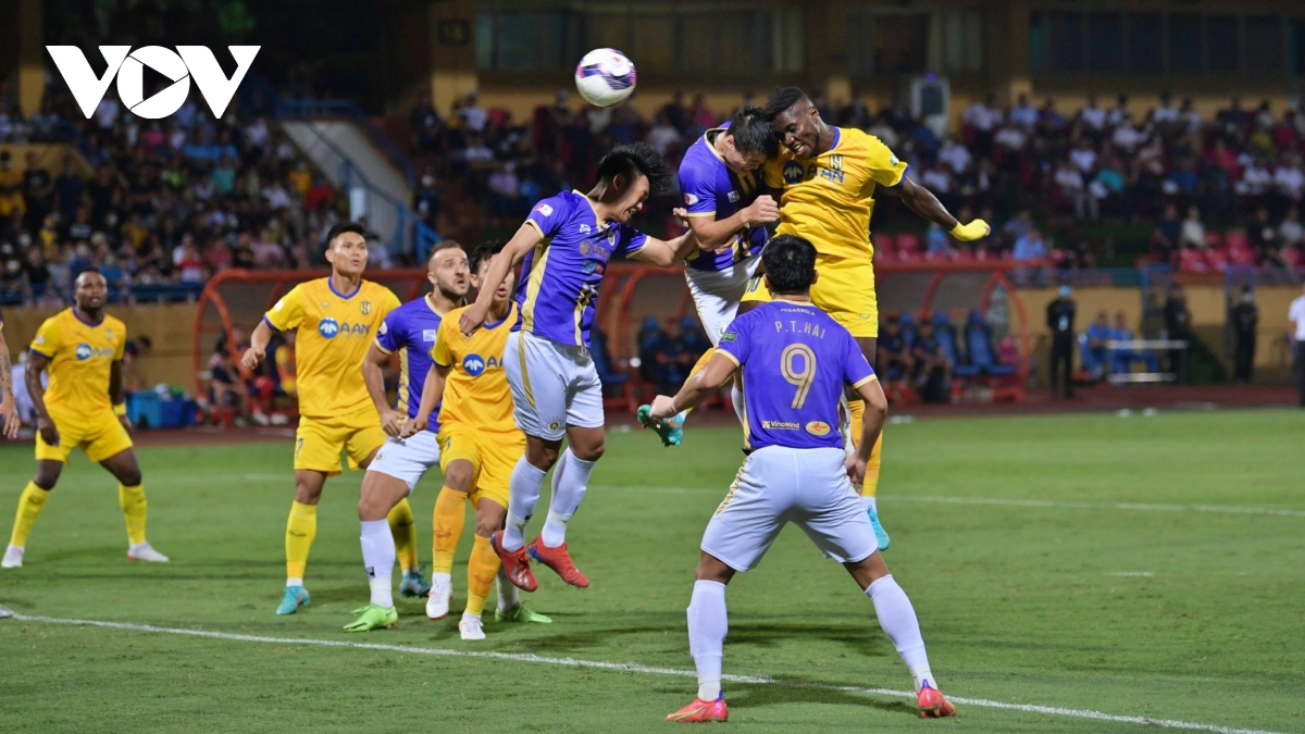 olaha tu nguoi hung thanh toi do, slna thua nguoc 1-2 tren san ha noi fc hinh anh 10
