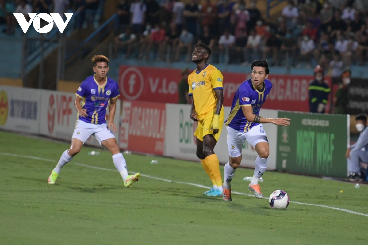 olaha tu nguoi hung thanh toi do, slna thua nguoc 1-2 tren san ha noi fc hinh anh 13