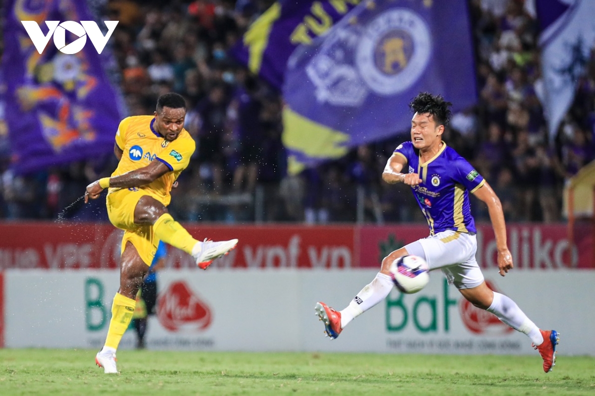 olaha tu nguoi hung thanh toi do, slna thua nguoc 1-2 tren san ha noi fc hinh anh 14