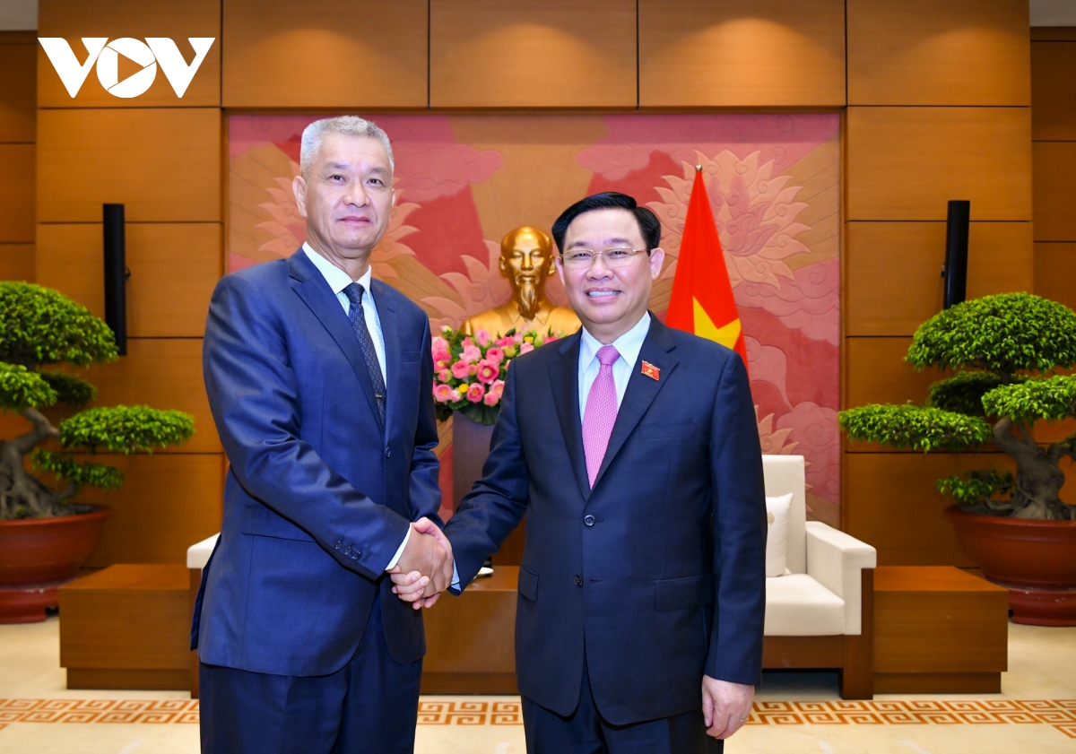 chu tich quoc hoi tiep bi thu tw Dang, bi thu thanh uy vientiane hinh anh 1