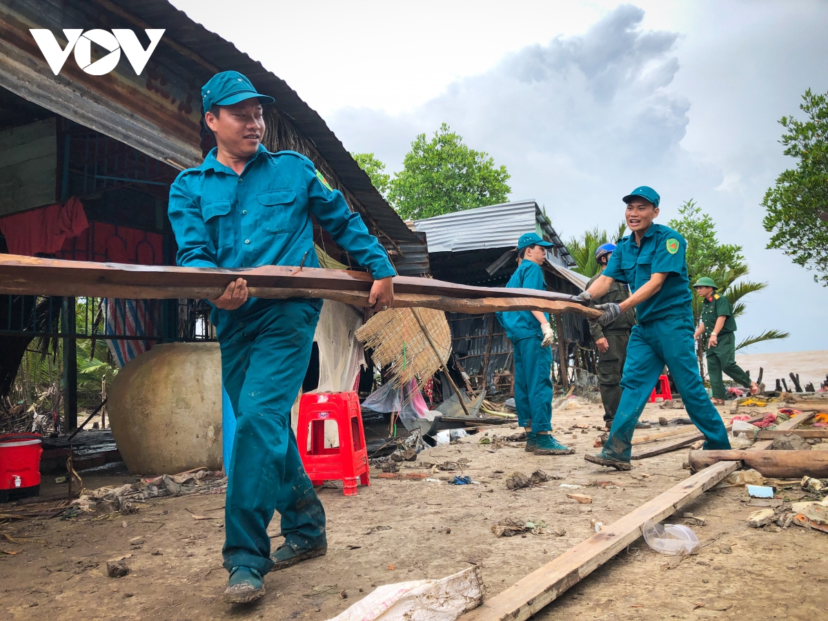 huy dong can bo, chien si ho tro nhan dan khac phuc hau qua thien tai hinh anh 1