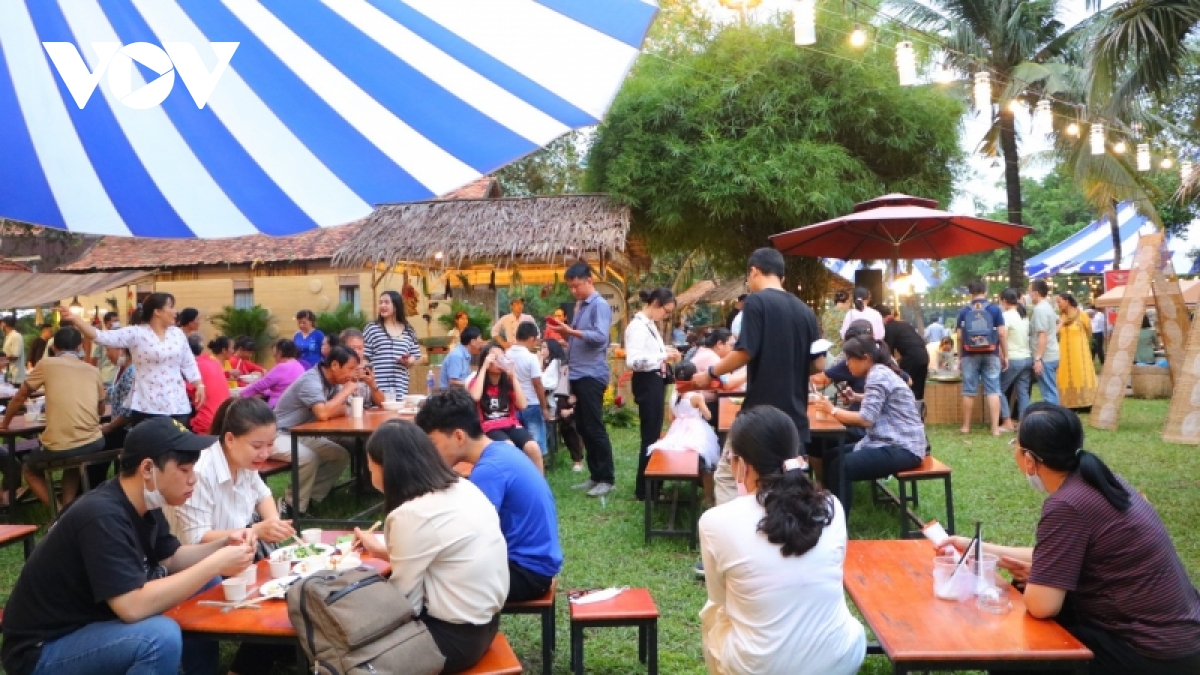 300 mon an viet hoi tu tai le hoi van hoa am thuc, mon ngon saigontourist 2022 hinh anh 3