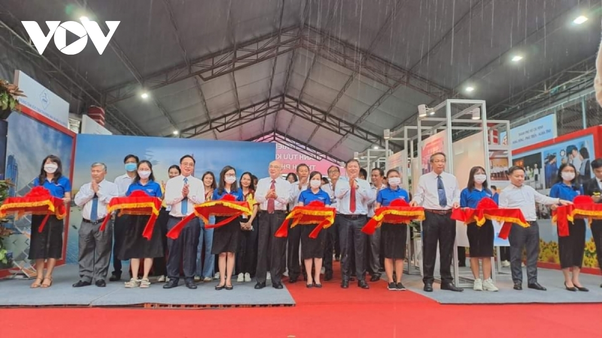 trien lam thanh tuu ktxh tp.hcm tai lien hoan phat thanh toan quoc lan thu xv hinh anh 1
