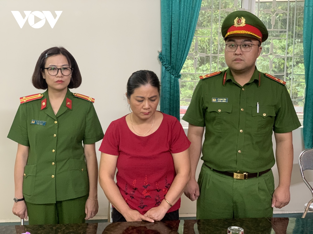 bat tam giam 5 can bo chi cuc du tru nha nuoc moc chau va son la hinh anh 2