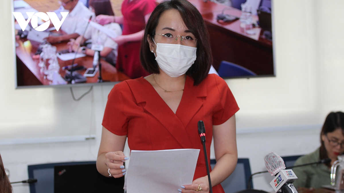 cong an tp.hcm thu hoi hon 56.000 so ho khau giay hinh anh 2