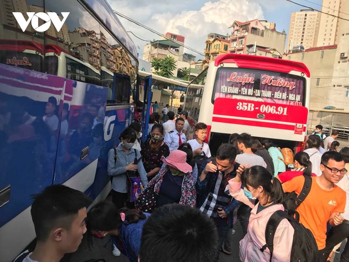 lo nha xe tang gia cuoc van tai khach dip nghi le 2 9, ha noi chi dao nong hinh anh 1
