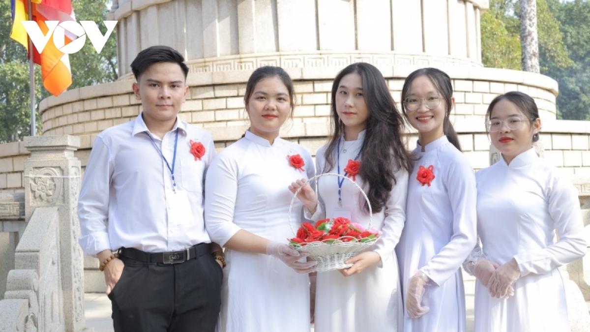 nghen ngao tuong nho dang sinh thanh trong mua vu lan hinh anh 3