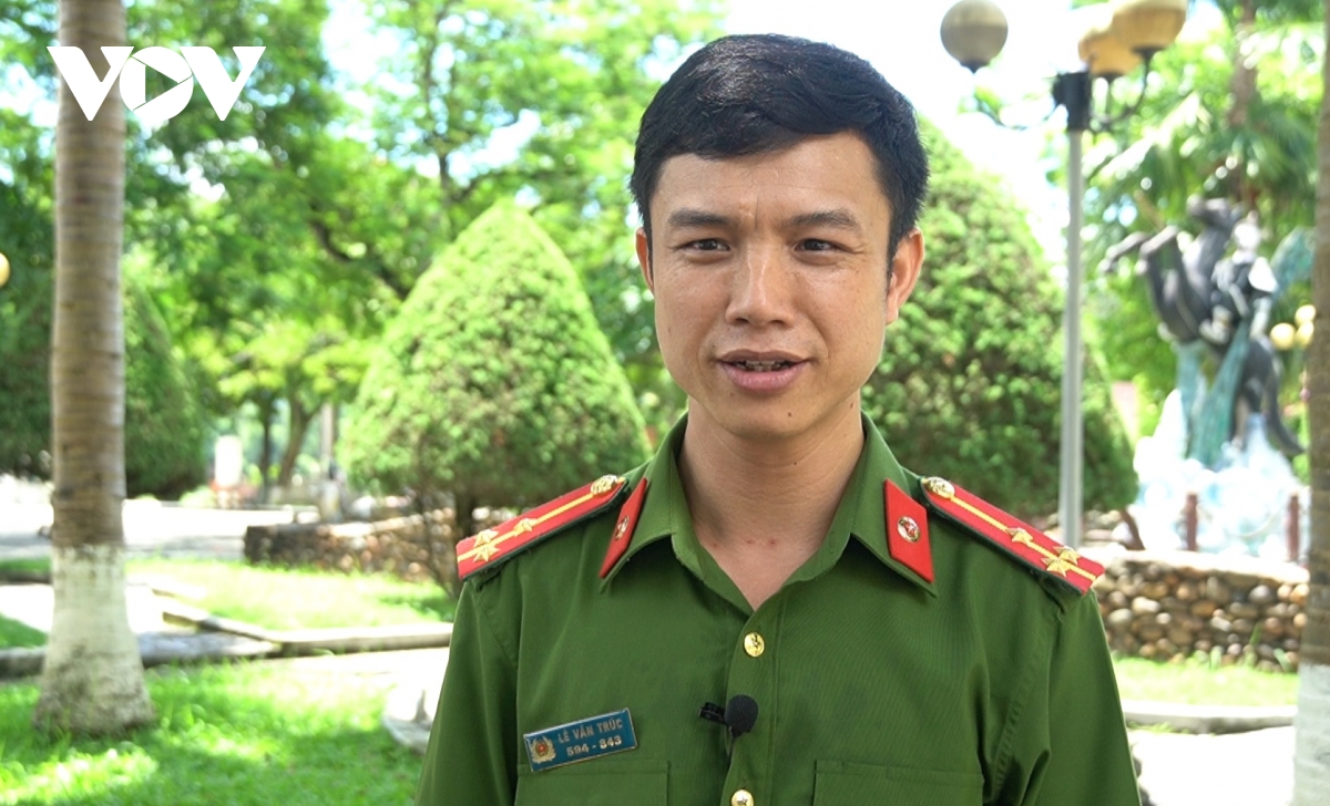 12 nam giau con di tu, pham nhan khoc nghen ngay gap lai hinh anh 4