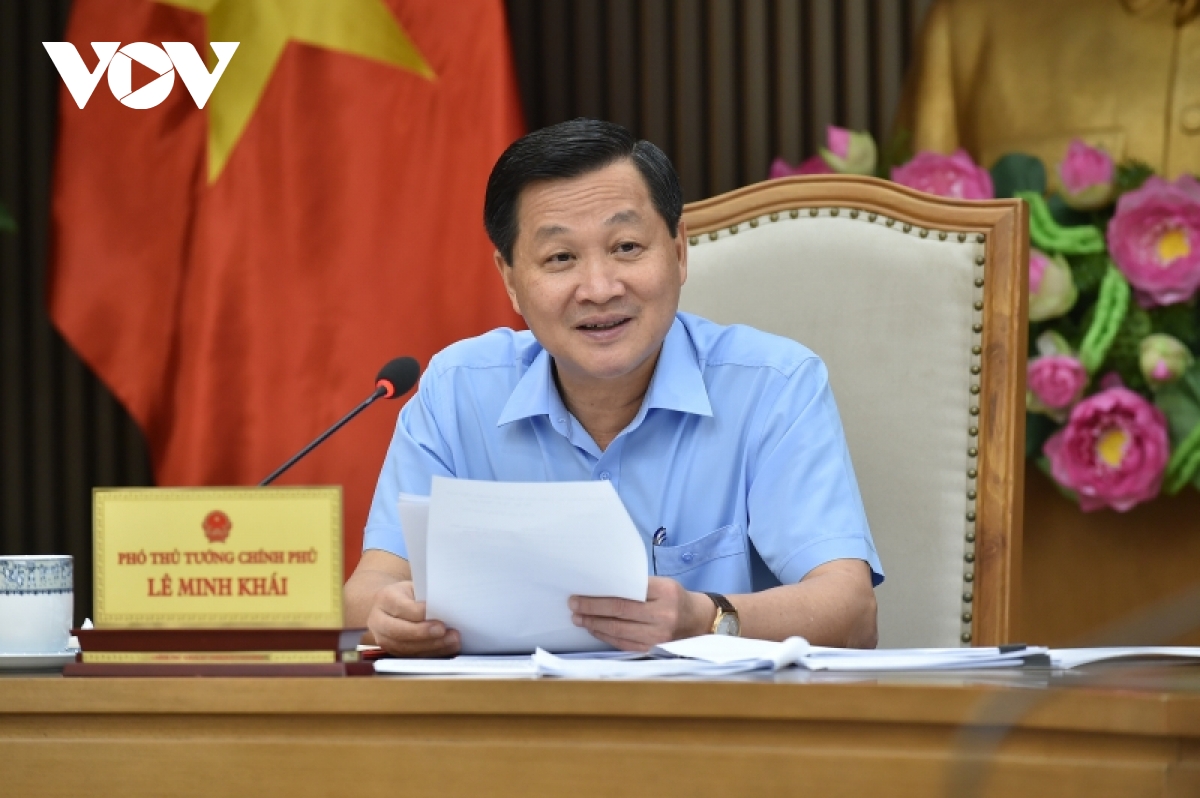 pho thu tuong le minh khai chu tri hop trien khai ke hoach dau tu cong trung han hinh anh 1