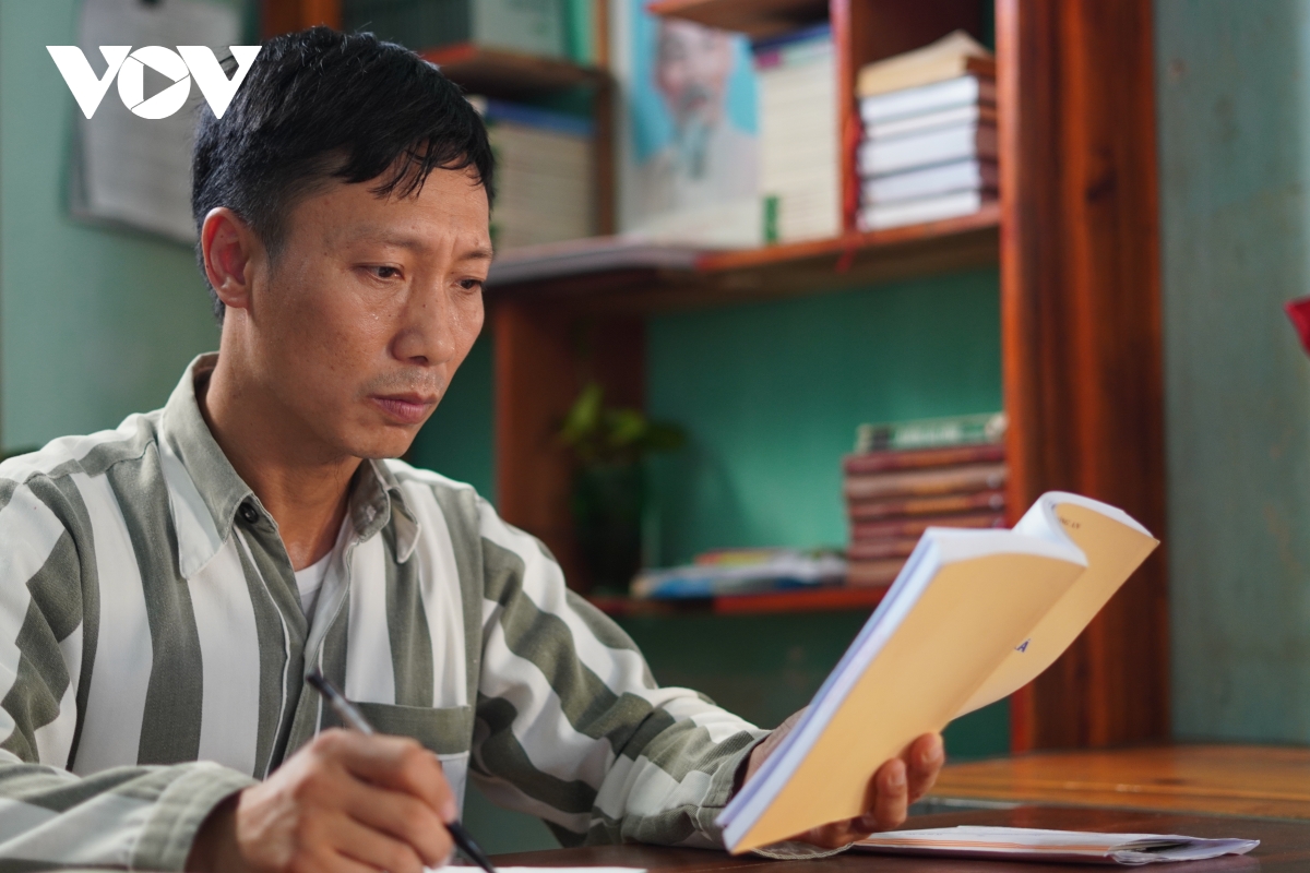 12 nam giau con di tu, pham nhan khoc nghen ngay gap lai hinh anh 2