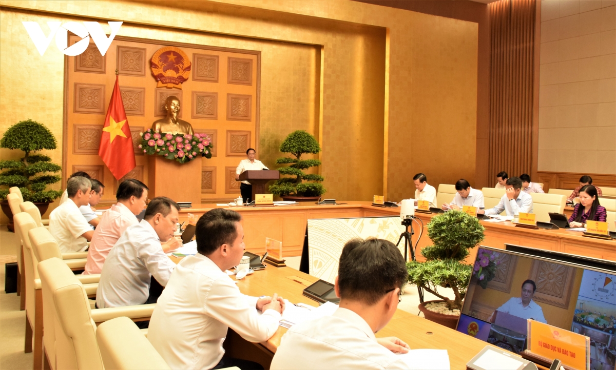 thu tuong chu tri phien hop ban chi dao quoc gia ve tai chinh toan dien hinh anh 3