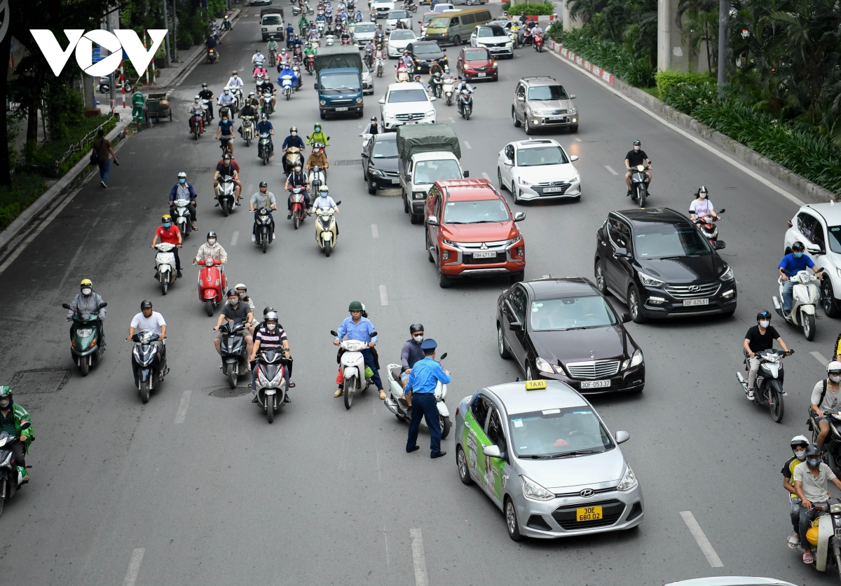ngay dau phan lan duong nguyen trai giao thong lon xon, xung dot hinh anh 7