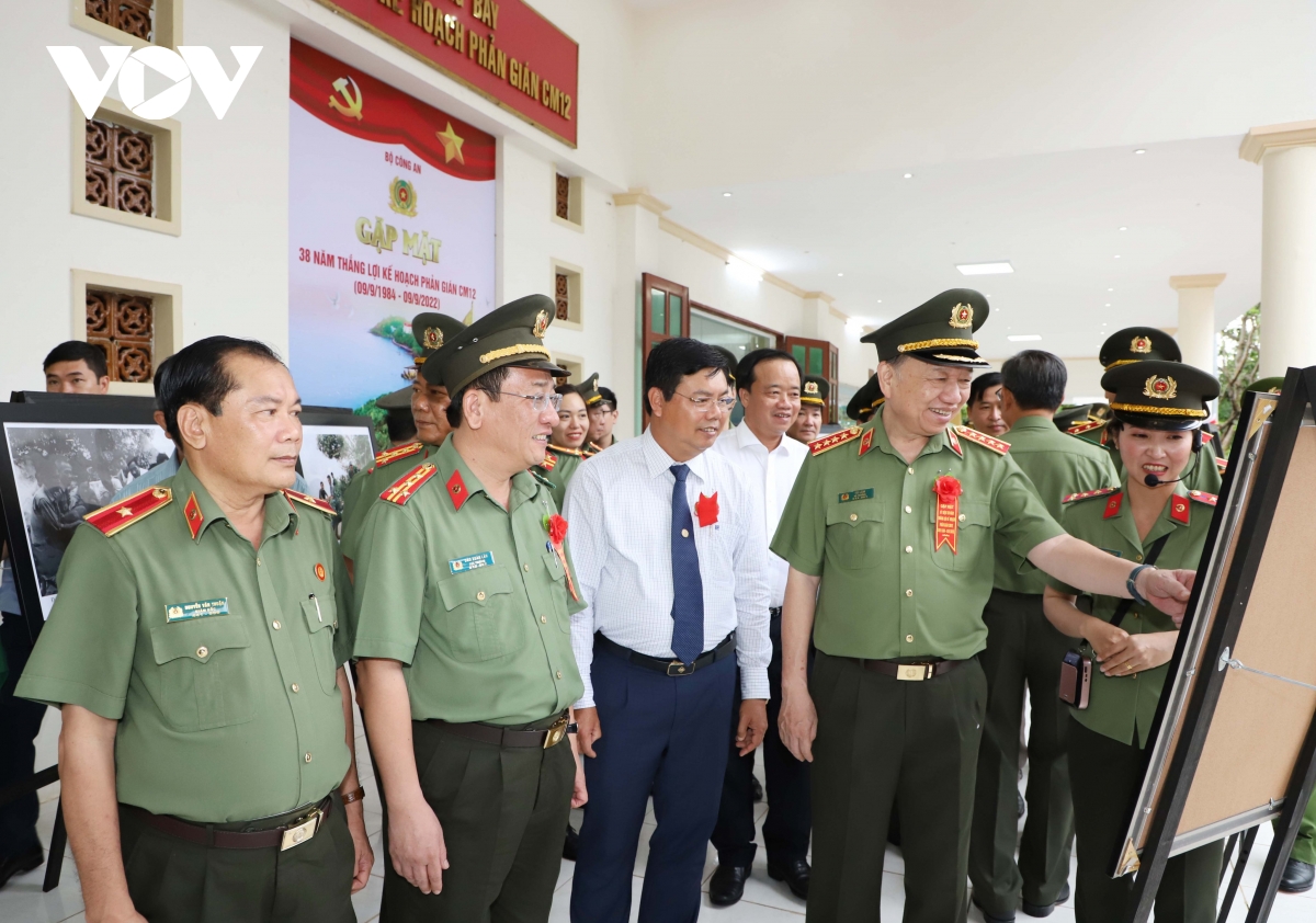 bo truong to lam du gap mat ky niem thang loi ke hoach phan gian cm12 hinh anh 2