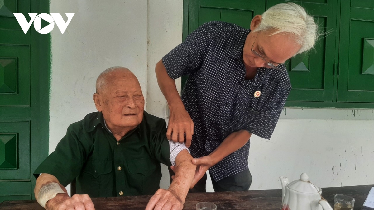 nguoi cuu chien binh cay cao bong ca , truong thanh tu mua thu lich su hinh anh 1