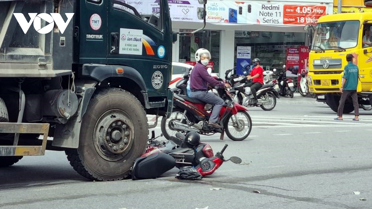 Quảng Ninh: Hai phụ nữ thương vong dưới bánh xe tải