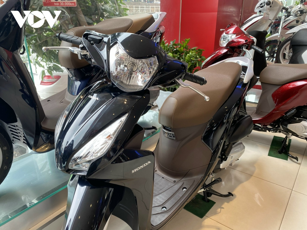 gia xe honda vision ha nhiet trong thang ngau, nhung van chenh hon 10 trieu hinh anh 2