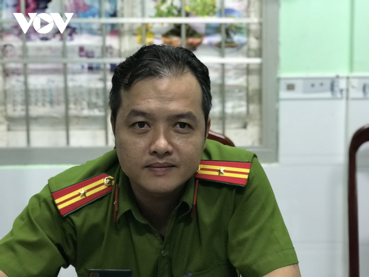 Ong chu tiem hot toc o tra vinh- vuot len tu qua khu lam loi hinh anh 5