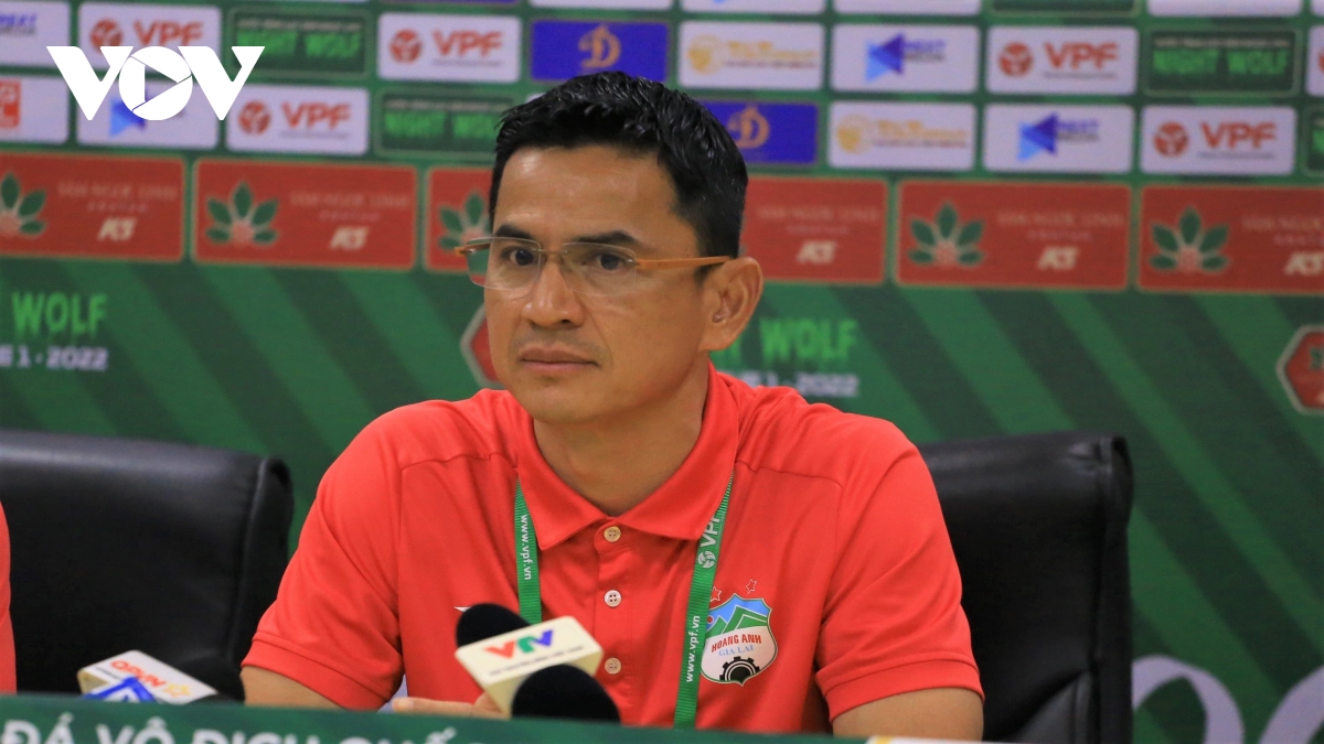 vi sao cong phuong vang mat o tran dai chien giua hagl va ha noi fc hinh anh 1