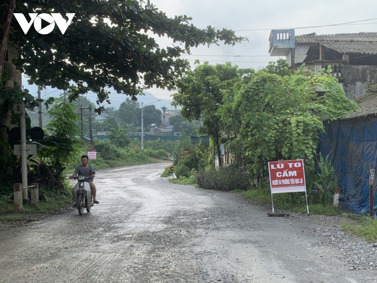 tam bien la ben dong suoi can o lao cai hinh anh 2