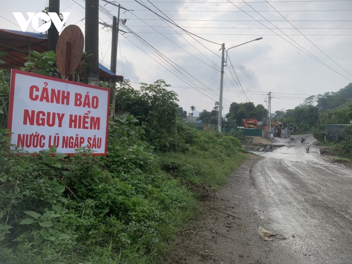 tam bien la ben dong suoi can o lao cai hinh anh 3