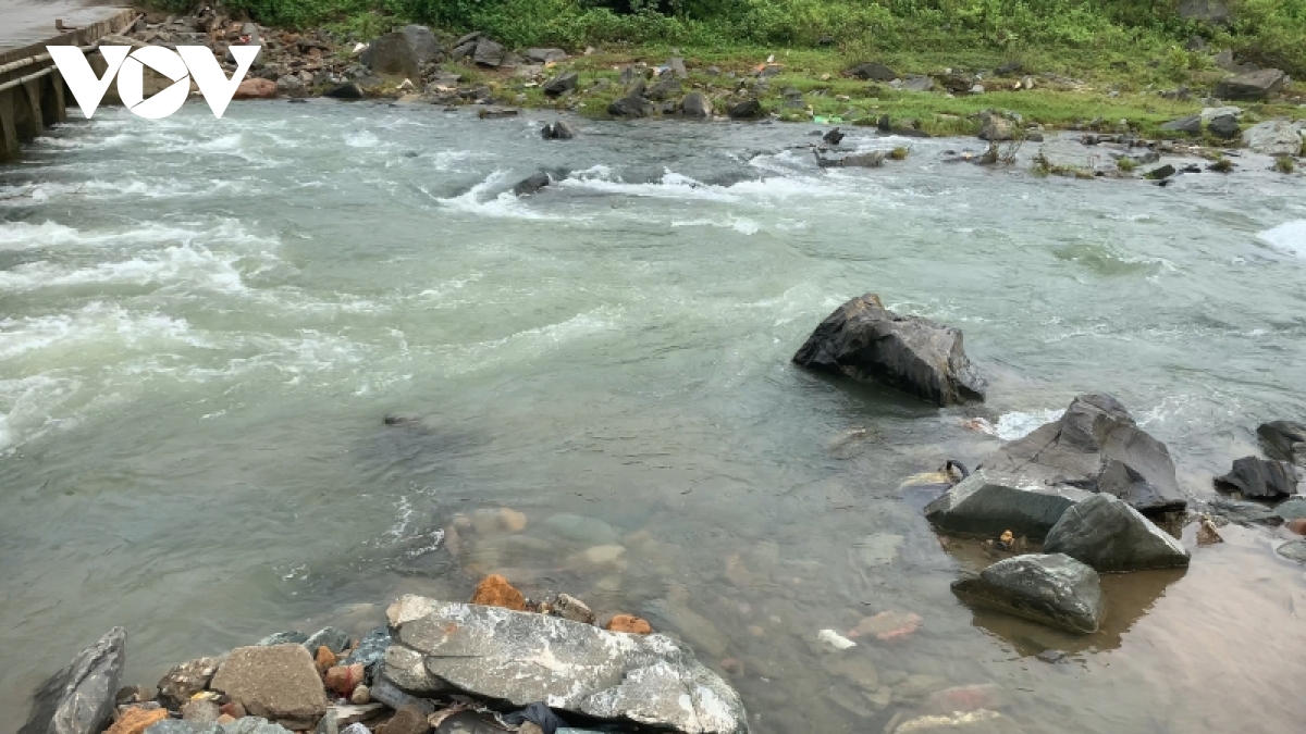 tam bien la ben dong suoi can o lao cai hinh anh 4