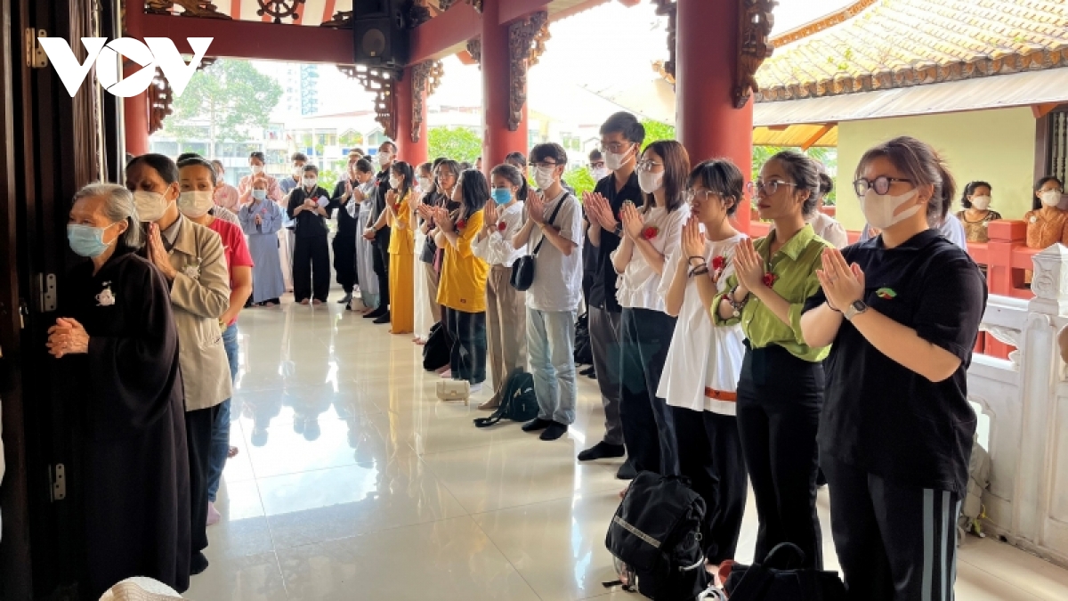 nghen ngao tuong nho dang sinh thanh trong mua vu lan hinh anh 1