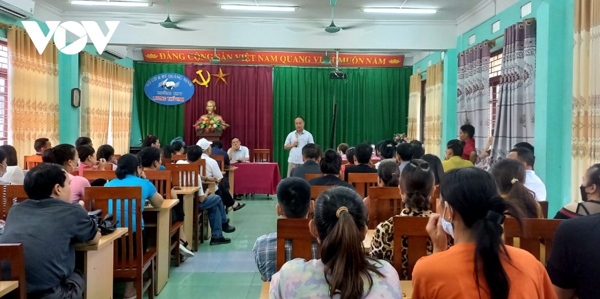 hon 130 hoc sinh lop 10 o quang ninh bi tra ho so ngay truoc them nam hoc moi hinh anh 2