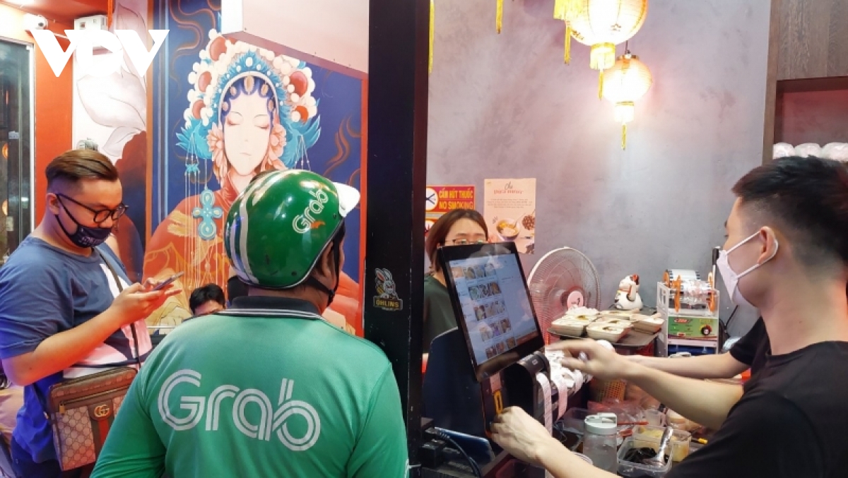 thay gi tu cuoc khau chien giua cac reviewer va chu quan an hinh anh 1