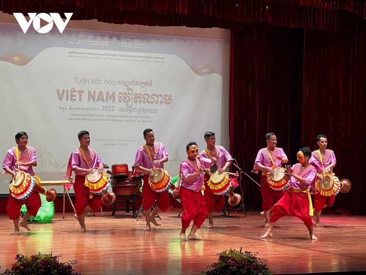 khai mac tuan van hoa viet nam tai campuchia hinh anh 2