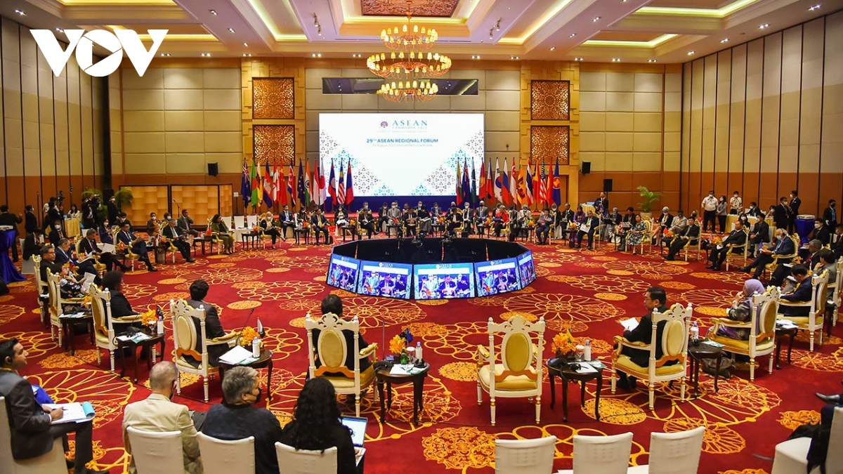 dien dan khu vuc asean lan thu 29 Doi thoai thuc chat, trao doi sau rong hinh anh 1