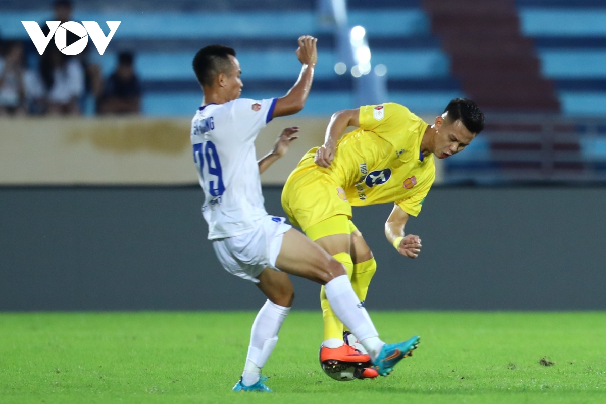 Dinh tien lap sieu pham, slna thang thuyet phuc nam Dinh de pha dop thien truong hinh anh 7