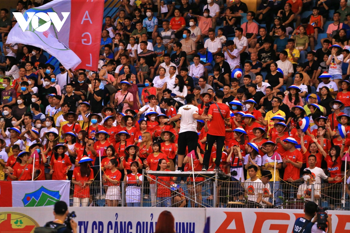 trUc tiEp ha noi fc 0 - 0 hagl bua tiec bong da tan cong thinh soan hinh anh 4