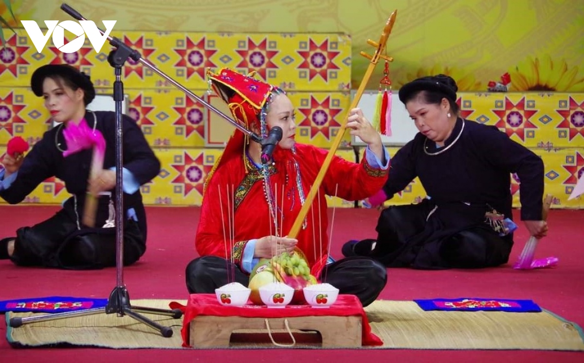 hon 200 nghe nhan, dien vien tham gia lien hoan hat then, dan tinh tinh cao bang hinh anh 2