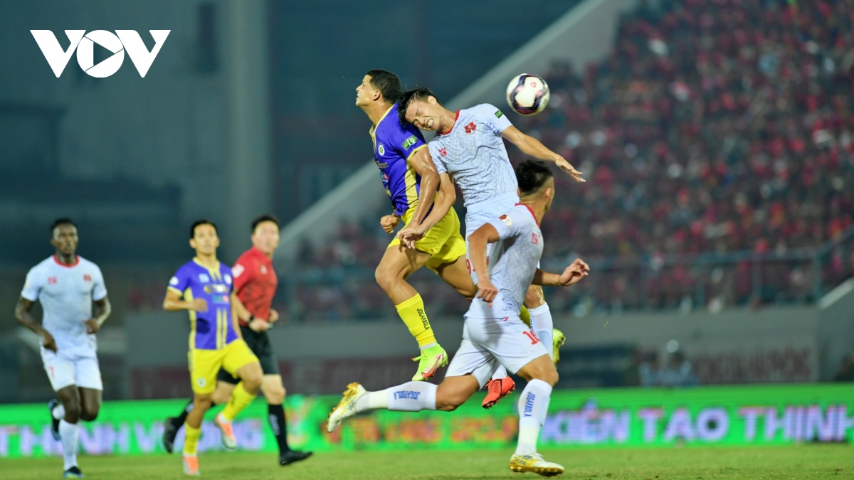 van cong dung cam cuu thua, duoc dong vien sau tran thua hai phong hinh anh 10