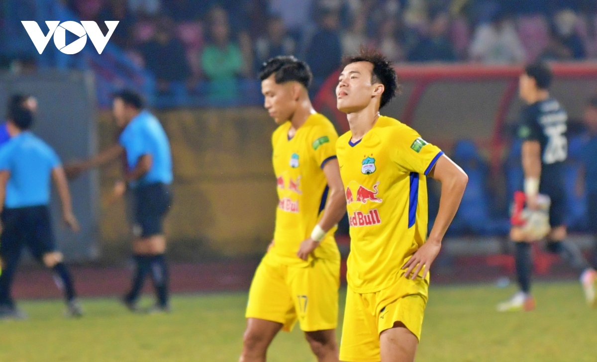 trUc tiEp hagl 2-0 nam Dinh van toan nhan doi cach biet hinh anh 2