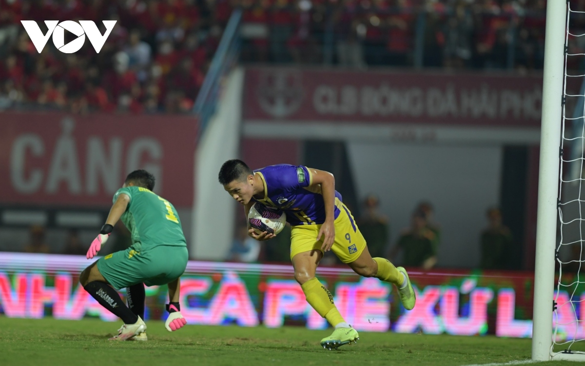 cDv hai phong nhuom do khan dai, chao lua lach tray nhan chim ha noi fc hinh anh 7