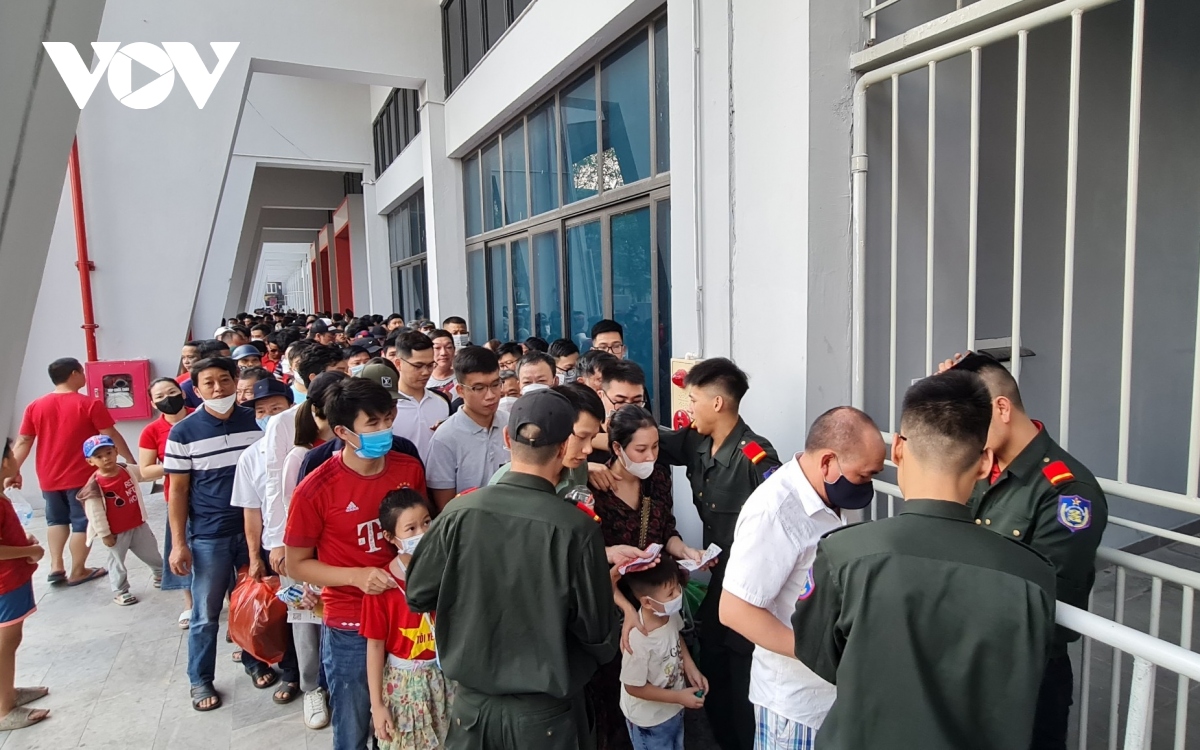 cDv hai phong nhuom do khan dai, chao lua lach tray nhan chim ha noi fc hinh anh 1