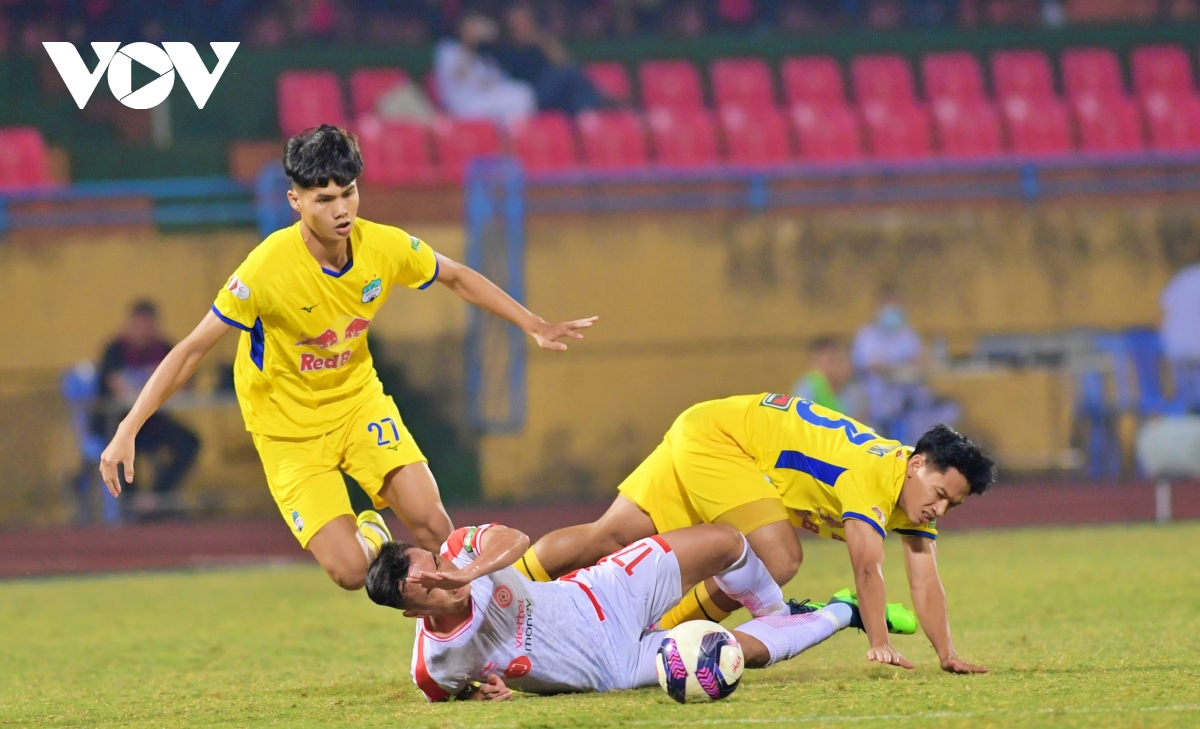 van toan dau don khi hagl 7 tran lien khong thang o v-league 2022 hinh anh 9