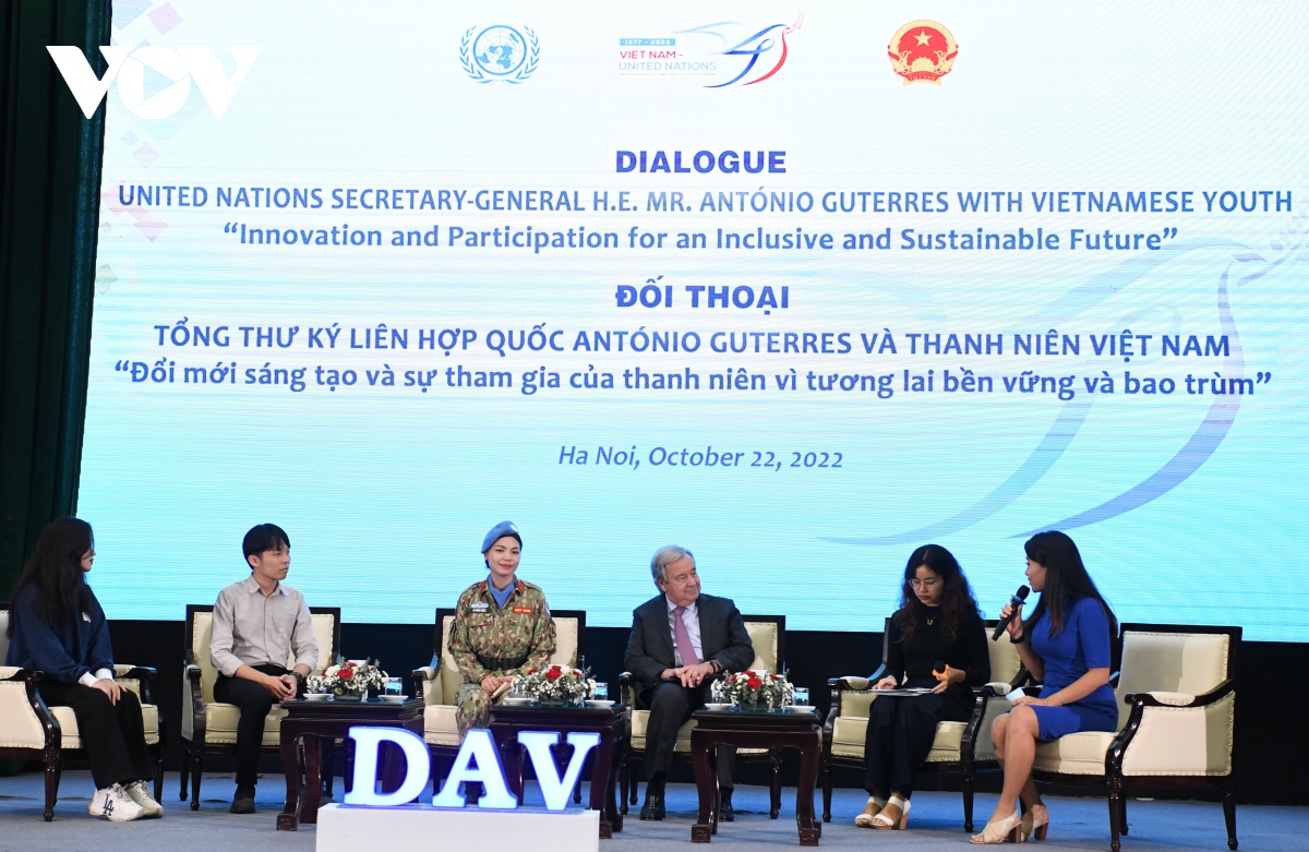 tong thu ky lhq trao doi voi thanh nien viet nam Doan ket de danh bai cac thach thuc hinh anh 1