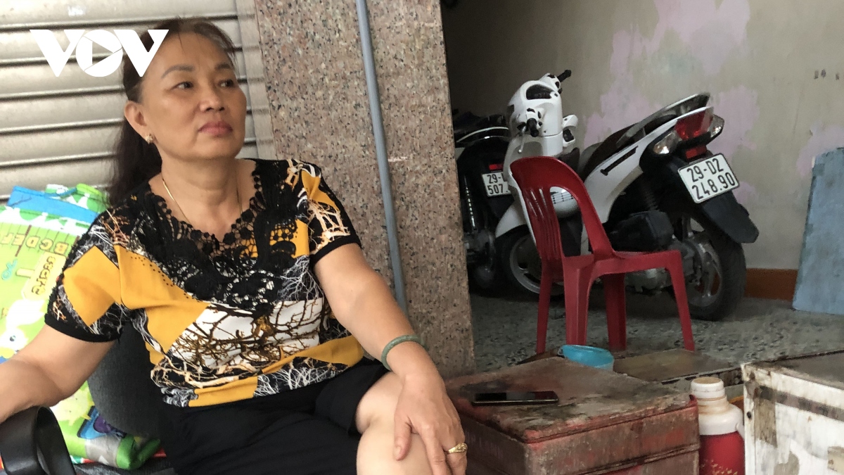 nhieu cay xanh chet kho, bi xam hai tren duong pho thu do hinh anh 17