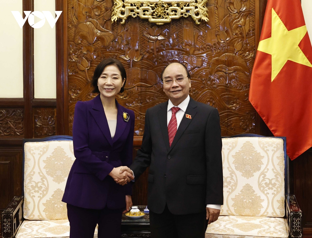 chu tich nuoc tiep Dai su cac nuoc el salvador, An Do, han quoc trinh quoc thu hinh anh 6